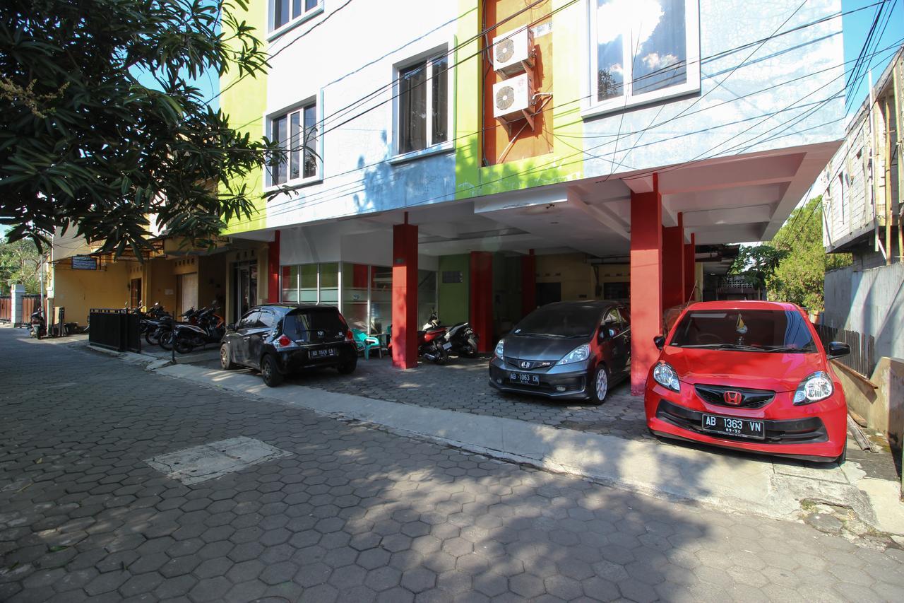 Reddoorz Plus Near Lippo Plaza Jogjakarta Yogyakarta Exterior foto